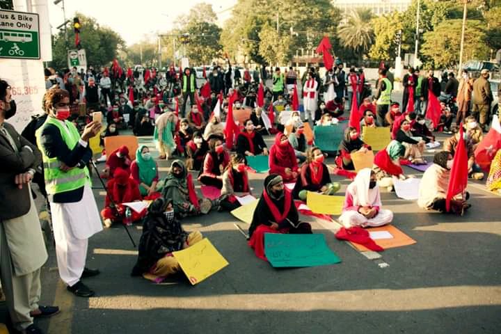 HeraldStudents's tweet photo. #StudentsSolidarityMarch in Lahore https://t.co/P9k7mahHhB