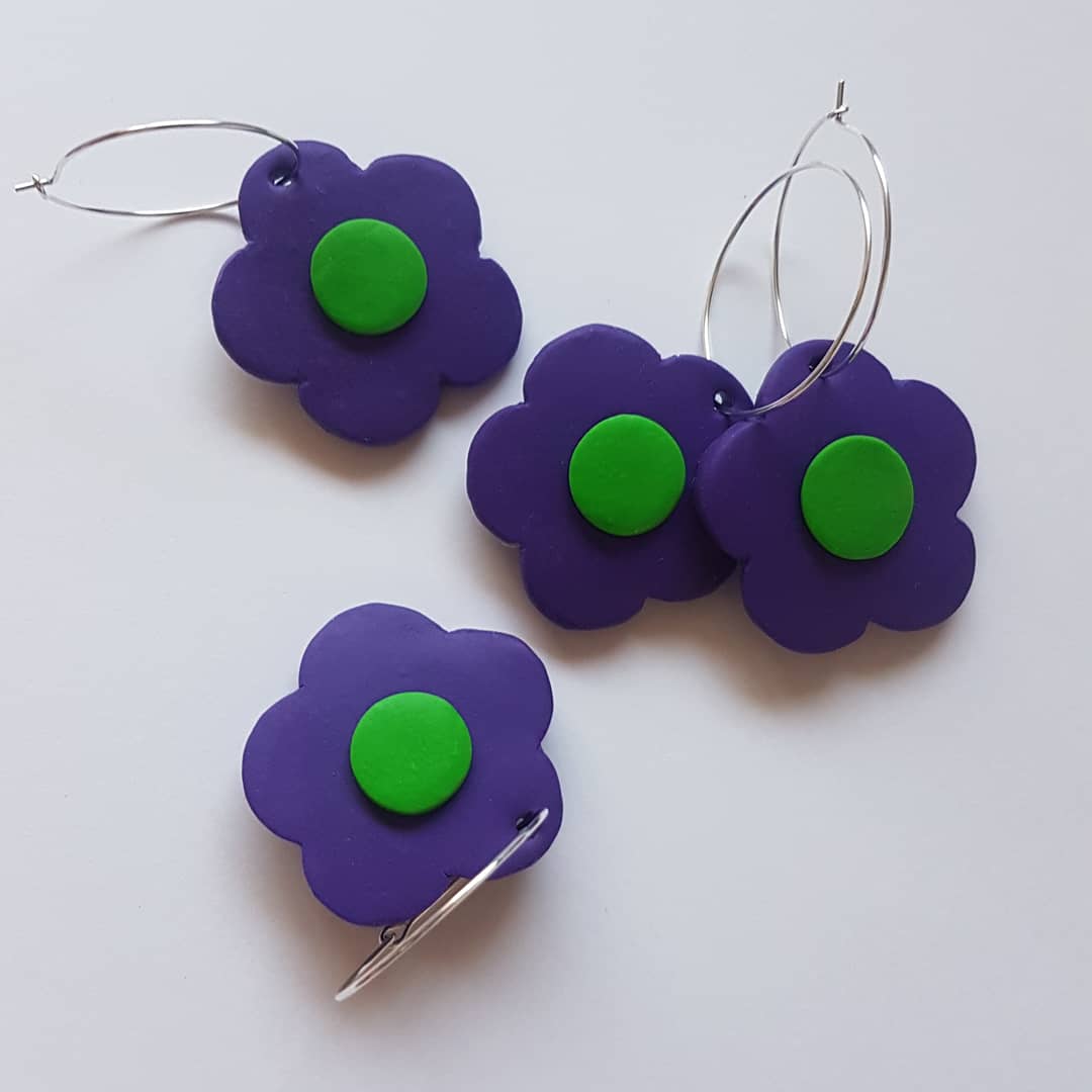 jasm_design's tweet photo. Dapne hoops for sale

https://t.co/T35h9MnxWI

#flowers #floral #clay #polymerclay #greenandpurple #flowerearrings #earrings #silverjewellery #70s #retro #vintage #aesthetic #scoobydoo #floral #art #handmade #gifts #giftideas https://t.co/vLj8UcyTaz