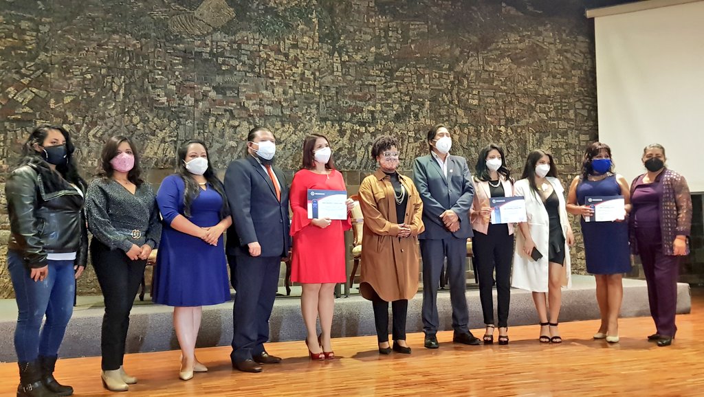 Fuimos parte del Evento de Premiación del Reconocimiento "Quito Sostenible e Inclusivo 2020", felicitamos a los 9 ganadores de la Tercera Edición, que demostraron en cada proyecto, su esfuerzo por la construcción de una ciudad sostenible. 
#QuitoSostenibleEInclusivo
🔵🔴🔵