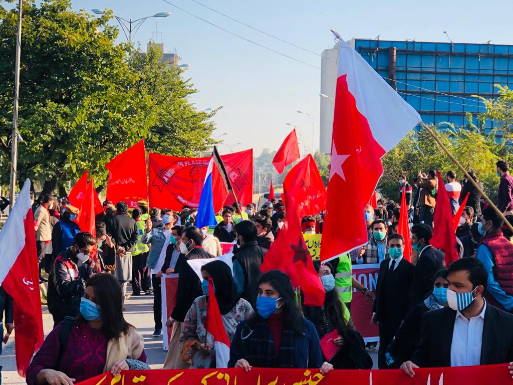 FrontStudents's tweet photo. #Islamabad _ #StudentsRightsMarch
1/5
#StudentsSolidarityMarch2020
#StudentsUnionRestorationMarch
#StudentsLivesMatter
#NoToFIR
#ReleaseAmmarAliJan https://t.co/DgyV4wGx1q