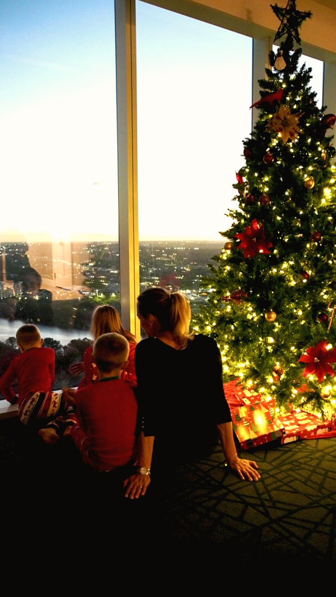 ✨Black Friday 4-day Flash Offer✨
Rates from $98/night @fairmontatx. 🏨
Book now: bit.ly/3pSGy9v