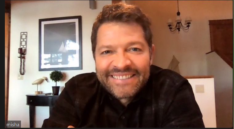 updatesmisha's tweet photo. misha zooming with a fan at #dlconline https://t.co/OsOmvOjQ9A