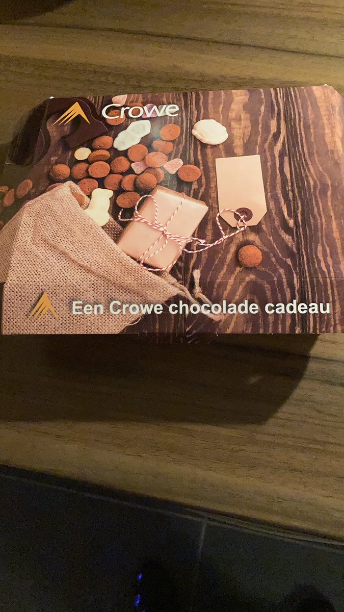 Wat een fijne/lekkere start van het weekend met dit gepersonaliseerde chocolade cadeau. Dank je wel 😊 <a href="/CroweFoederer/">Crowe Foederer</a>