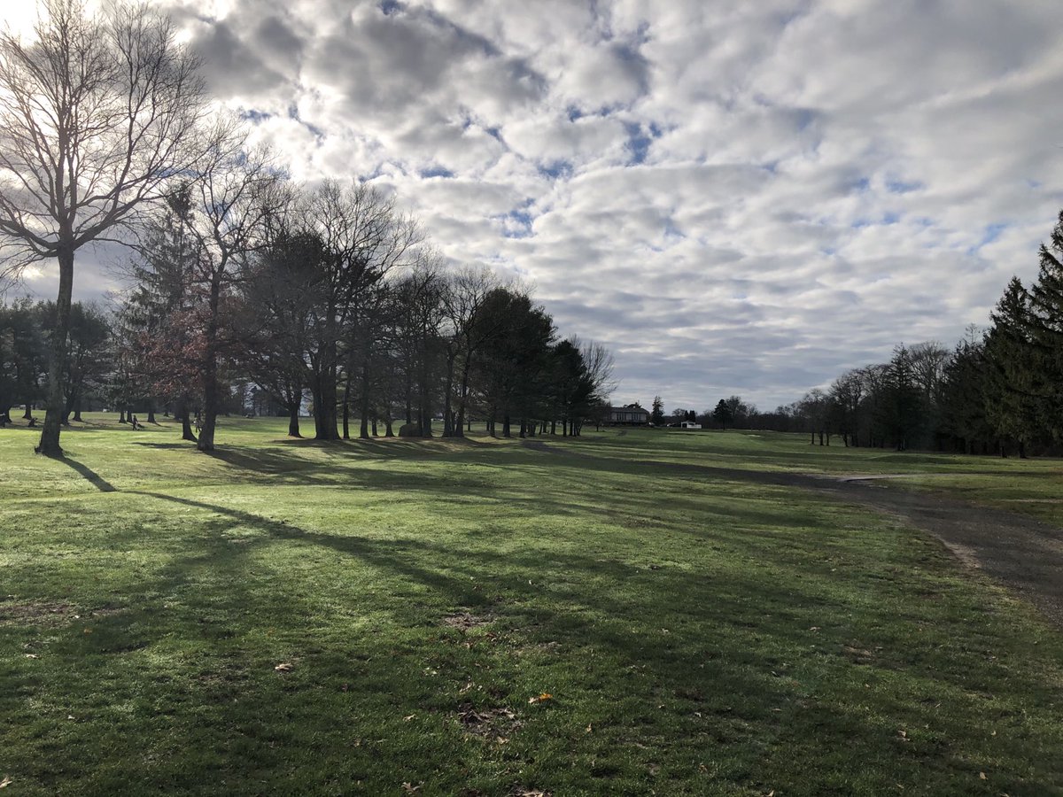 allendale_cc's tweet photo. Black Friday shopping can wait when you have a day like this! Another bonus day in November. #proshopisopen #shopgolf https://t.co/VEIio4wLOh