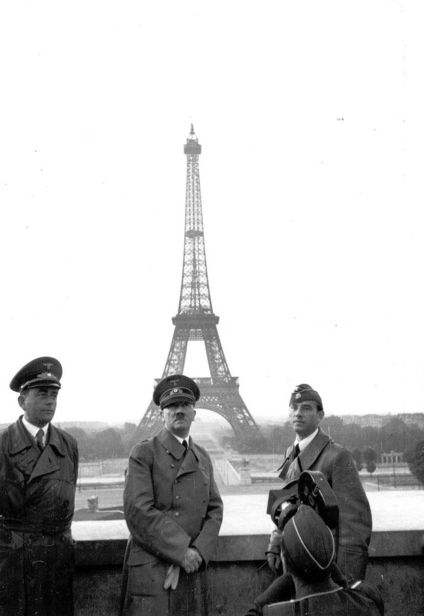 histoire_colo's tweet photo. #TeufeurS50k #PS5surDealroko #ps5lestream #EKATA #TPMPWeekend 
Hitler visitant paris https://t.co/QMopgxMPqM