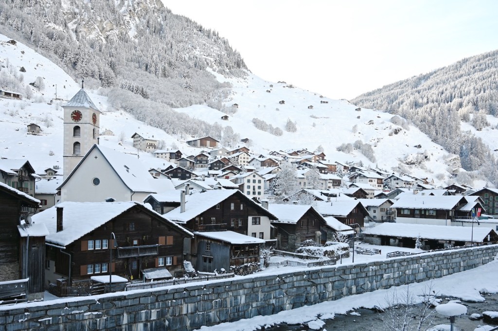 Wie es einem Grossstadtmensch aus einer fast 4-Millionen-Metropole ergeht, wenn er zum ersten Mal das Bergdorf Vals mit 1000 Dorfbewohner betritt – Michael von <a href="/Blog_Boheme/">Blog Bohème</a> verrät es euch: blogboheme.de/das-bergdorf-v…