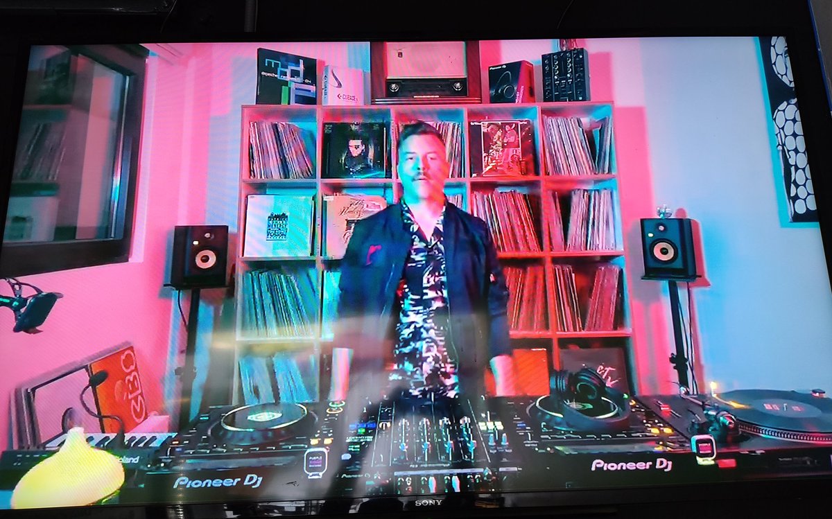 cesarmoz's tweet photo. YEEEEEEEEEEEEEEES comienza @PurpleDiscoM #VirtualFestival #ASONE #WeMakeEvents #LetsUsDance #SaveNightlife @DefectedRecords βπ½π¨π±βπ½π¨π±βπ½π¨π±βπ½π¨π±βπ½π¨π±βπ½π¨π±βπ½π¨π±βπ½ https://t.co/Y5rdXisFJG