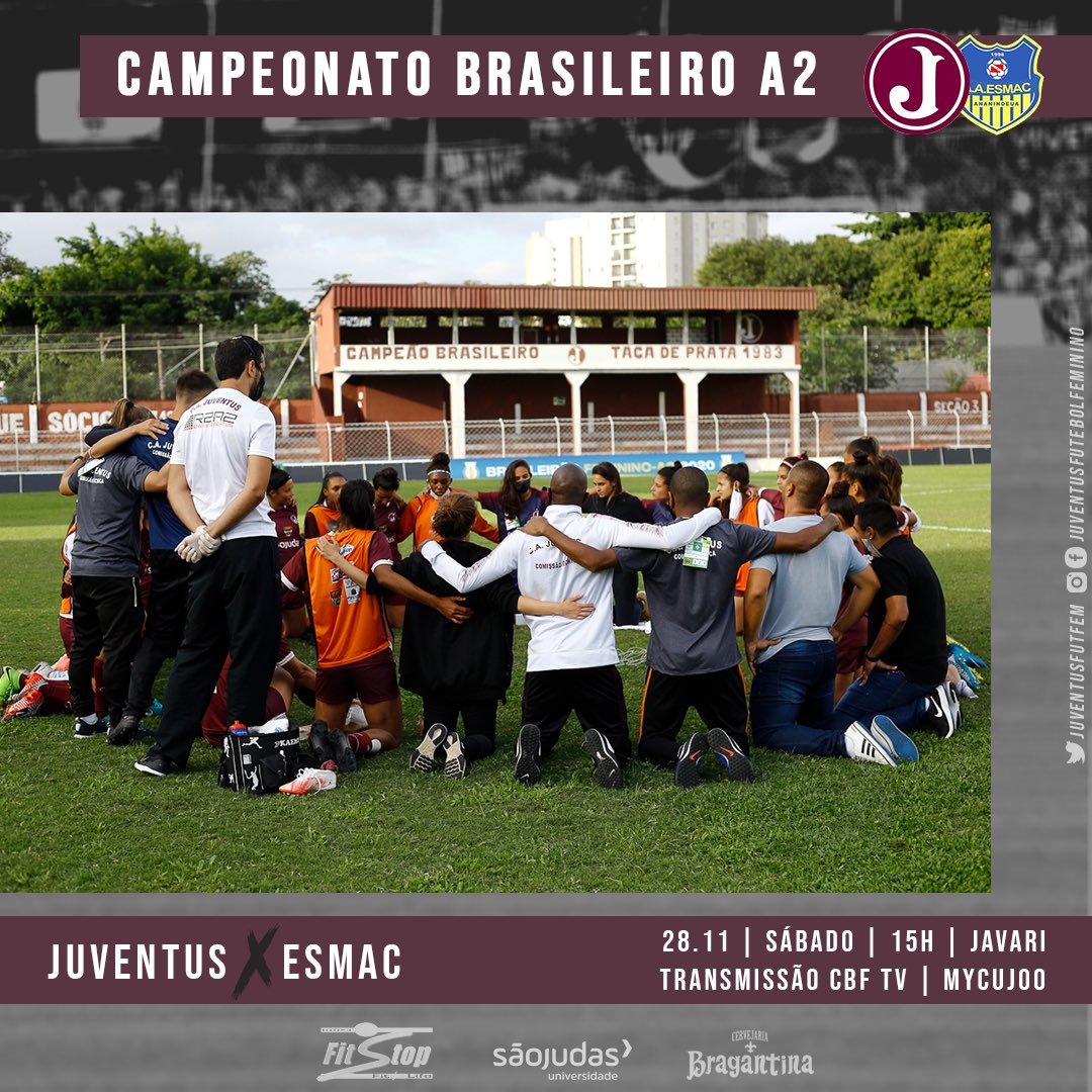 A equipe de futebol feminino do - Clube Atlético Juventus