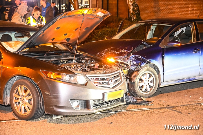 Nu online: Automobilist gewond bij aanrijding op de Alkmaarseweg in Beverwijk -..