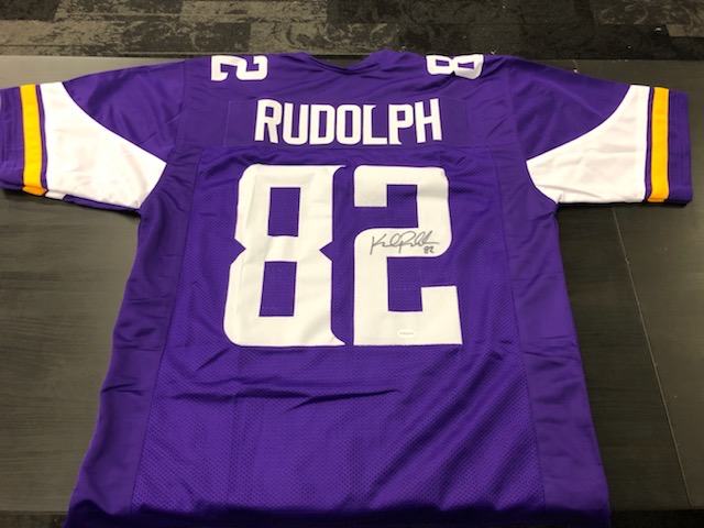 If Kyle Rudolph scores a touchdown AND the Vikings win today, we'll give a Kyle Rudolph autographed jersey to someone who retweets this tweet AND follows us!
