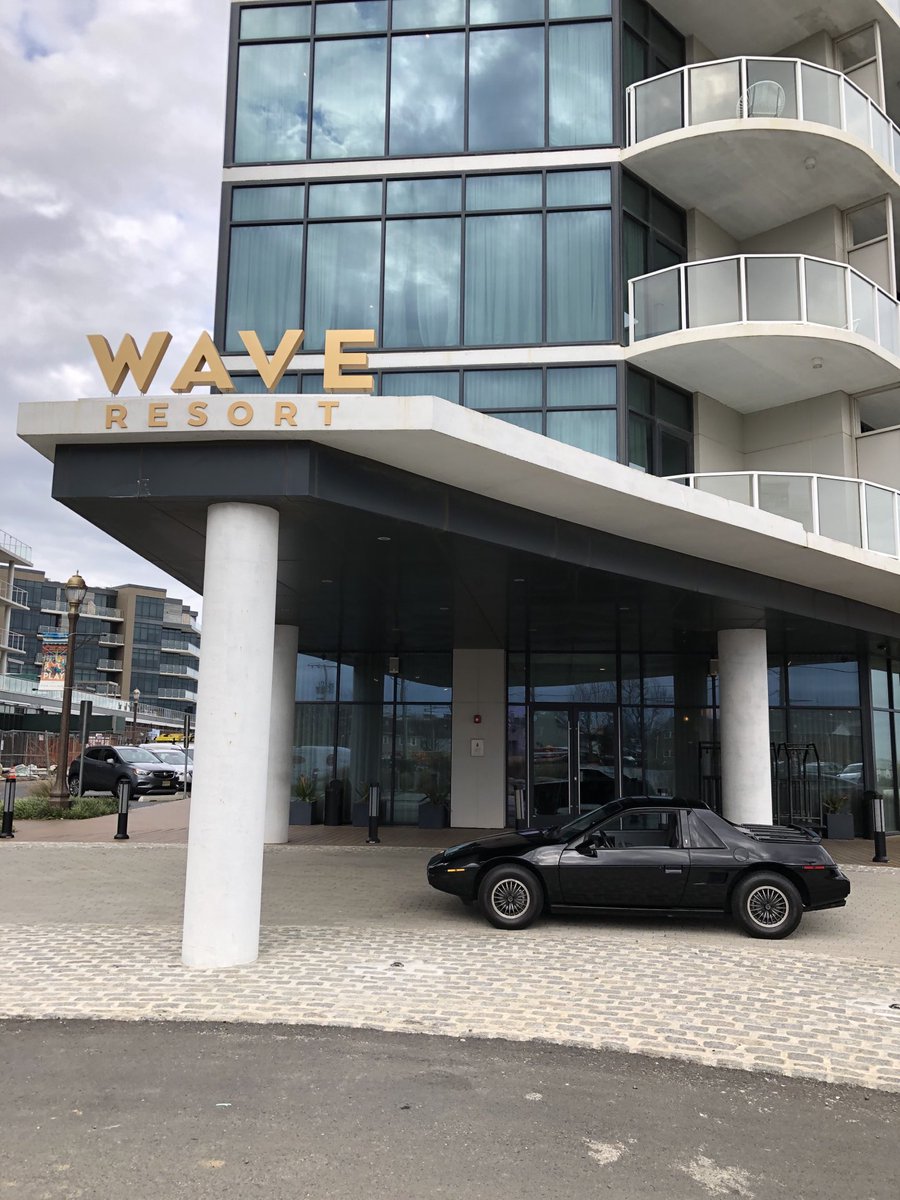 CharleyBruns's tweet photo. Old wave meets new #wave when #Pontiac #Fiero pulls up to #WaveResort in #LongBranch #NJ. https://t.co/OpTo4X1id7