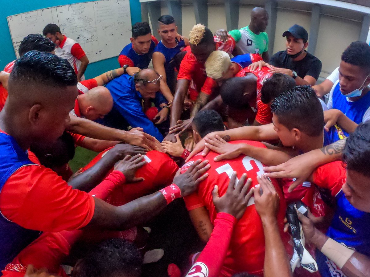 ¡Lo dejaron todo, muchachos!👏 ¡No le deben nada a nadie!

¡Muchas gracias! 🕊️