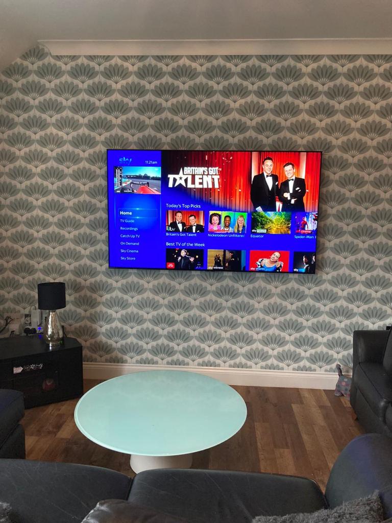CleerVu's tweet photo. 🤗Our latest handy work! Wall-mounted Samsung 55” UHD TV.
✅ No wires &amp; professional finish.
👉If you would like help installing for new TV or audio equipment contact CleerVu on 623979 or send a PM, we’d be happy to help. 🇮🇲
#tvsolutions #hometech https://t.co/dL2BEoeWPr