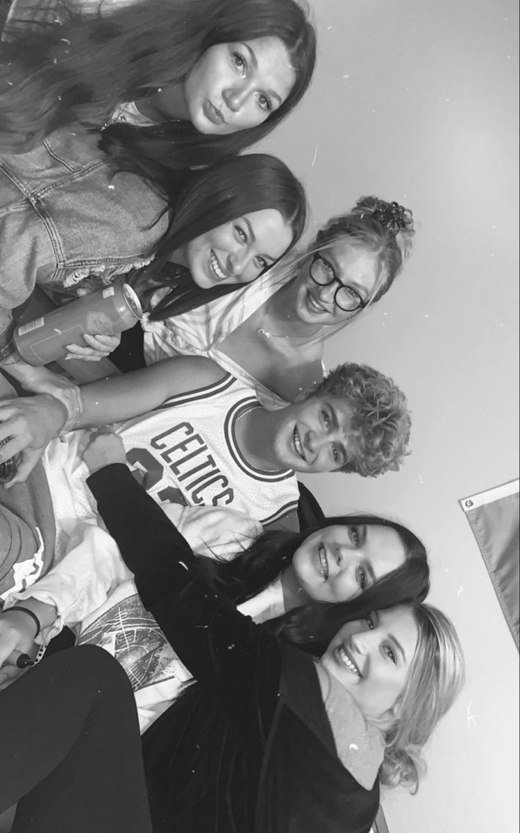 hal3yy_babyy's tweet photo. @madiweso happy birthday baby! love you gffff, hope it’s the best 💓 https://t.co/42lpowX84k