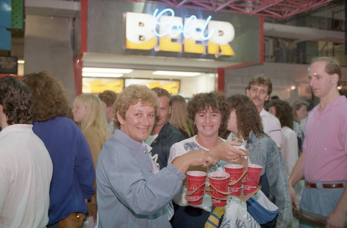 Most gave the SkySnacks concessions' food a 10, saying the hot dogs, burgers and fries were pretty good. But the light beer sold at the dome got a big fat zero. The problem? It was too foamy, too watery and too expensive.