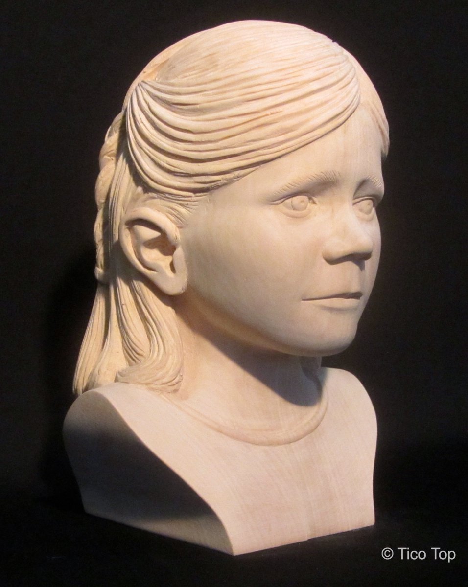 Kleindochter "Jane" gesneden uit lindehout (gemaakt 2016)
Granddaughter "Jane" carved out of lime wood (made 2016)
