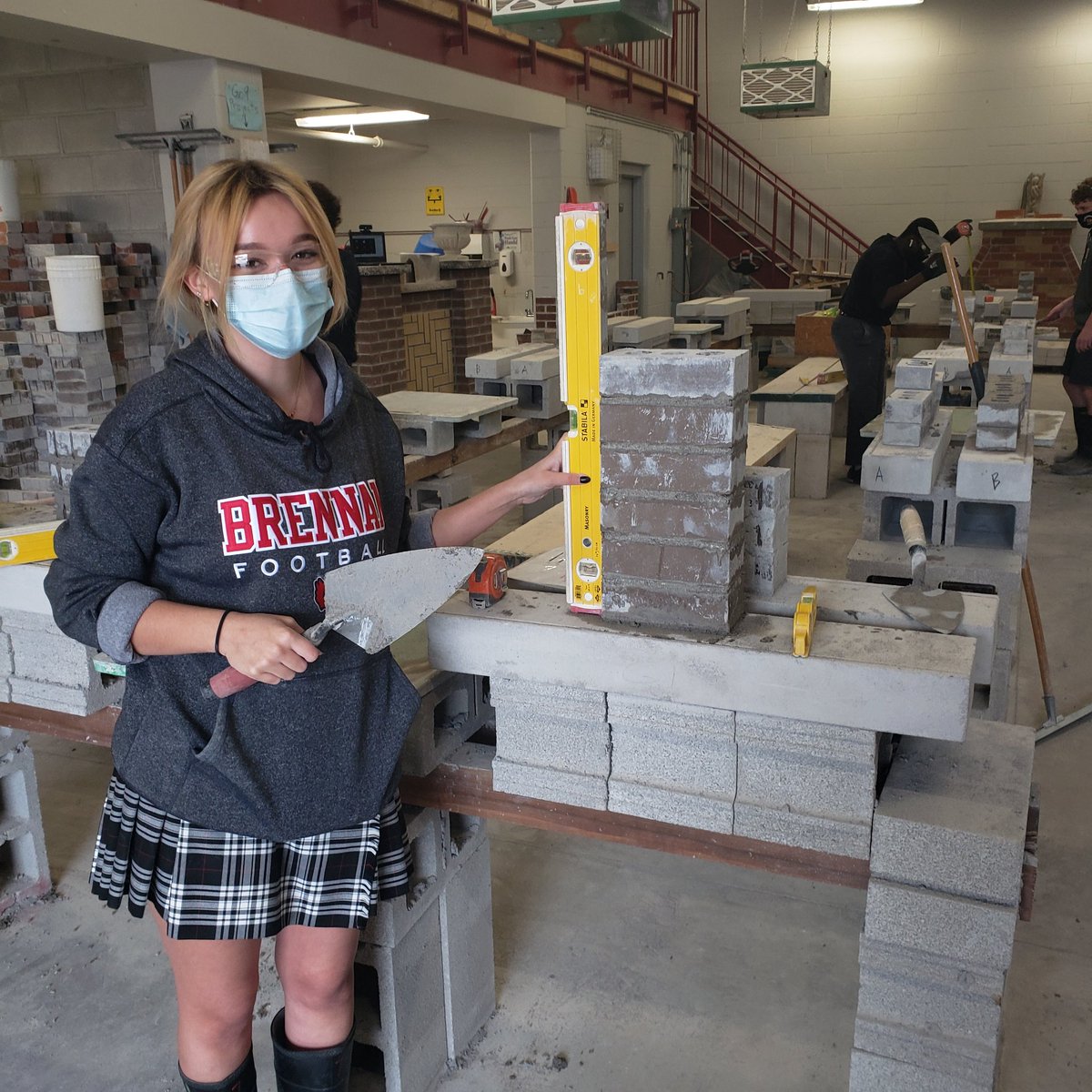 Happy Friday! Meet Lauren! She's in Grade 10 and never worked with bricks and mortar... she's rocking this class!!! Even in a pandemic, we strive to be THE BEST! Have a great weekend everyone!!
.
#masonry #friday #construccion #Thankful <a href="/WECDSB/">WECDSB</a> #YQG @Build_ADream <a href="/StClairCollege/">St. Clair College</a>