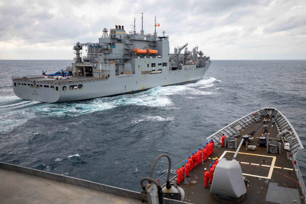 Always ready. Sailors 'man' the rails on the fo’c’sle of the Ticonderoga-class guided-missile cruiser USS Shiloh (CG 67) as it approaches the dry cargo and ammunition ship USNS Charles Drew (T-AKE 10). Shiloh is forward deployed to the U.S. 7th Fleet. #FreeandOpenIndoPacific