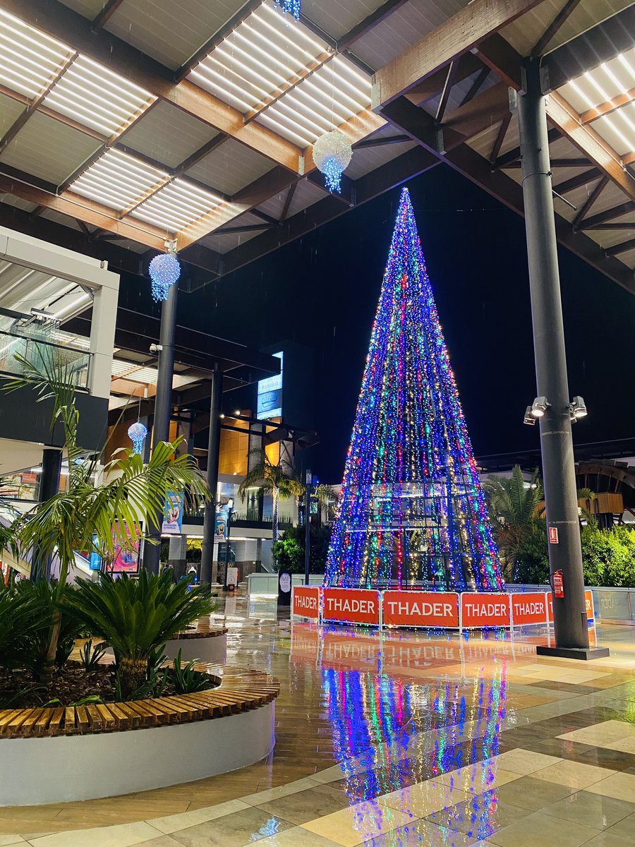 CCTHADER's tweet photo. ¡Vuelve a vivir la Magia de la #Navidad en Thader! 🎄🎁
#EstrenaThader #ComparteThader #EncendidoNavideño #NavidadEnThader https://t.co/9I5Czj617B