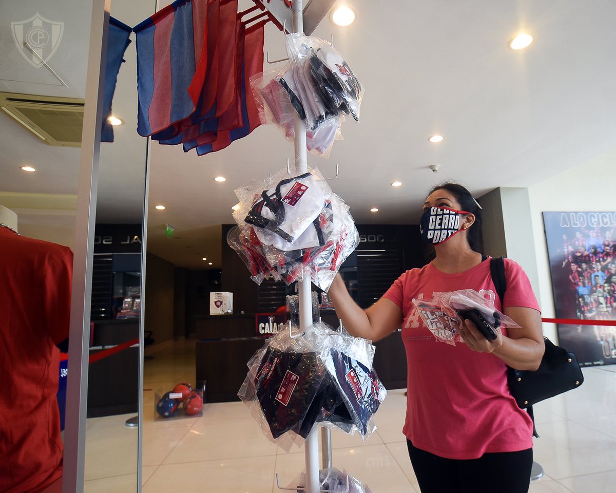 CCP1912oficial's tweet photo. ¡Seguimos con el Ciclón de ofertas en el  #CeDay!🌪

Cada vez son más los hinchas que aprovechan los descuentos de hasta el 40% en los productos oficiales 🤪

¡Te esperamos HOY HASTA LAS 20 hs. y mañana de 9 a 17 hs. en #LaNuevaOlla! 🏟

#SomosPueblo 🔵🔴 https://t.co/ubdj6DIU83