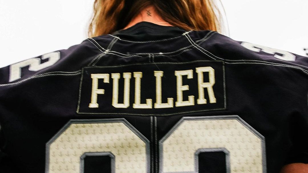 FOS's tweet photo. Vanderbilt women’s soccer player Sarah Fuller will suit up as a kicker for the Vanderbilt football team tomorrow.

No female has ever played in a Power 5 regular-season game and only 2 others – Katie Hnida (New Mexico) &amp; April Goss (Kent State) – have appeared in an FBS contest. https://t.co/IM4cc7jzGU