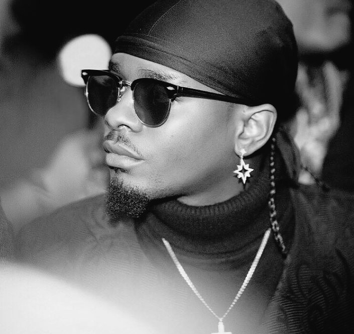 NiiteTitan's tweet photo. Young-Dee Vs Dogo-Janja
##HITforHIT https://t.co/3QmT9srJQt