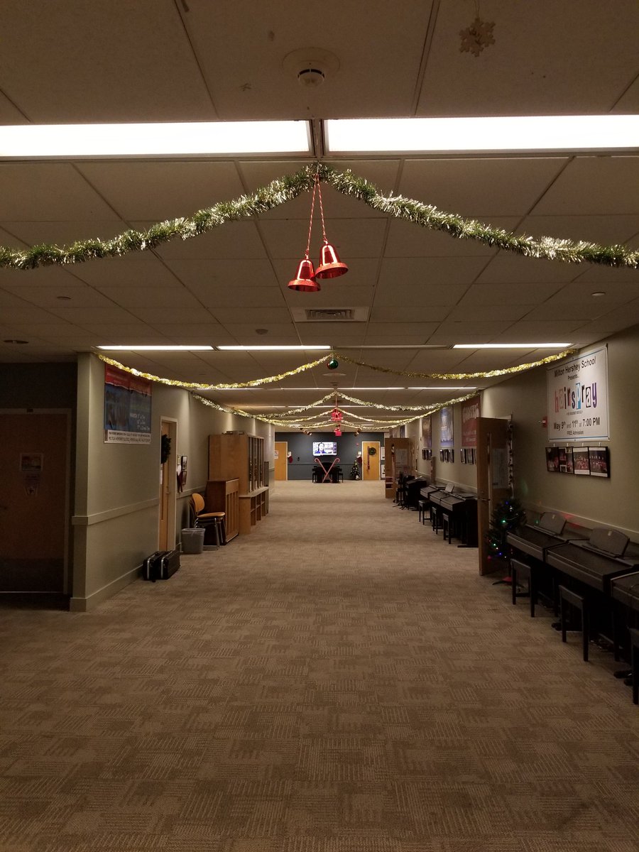 MHS_Gable's tweet photo. It's beginning to look alot like Christmas here @MhsSdbands !

@MhsVpa @miltonhershey @MhsUlrich https://t.co/uOXA3YOG6g