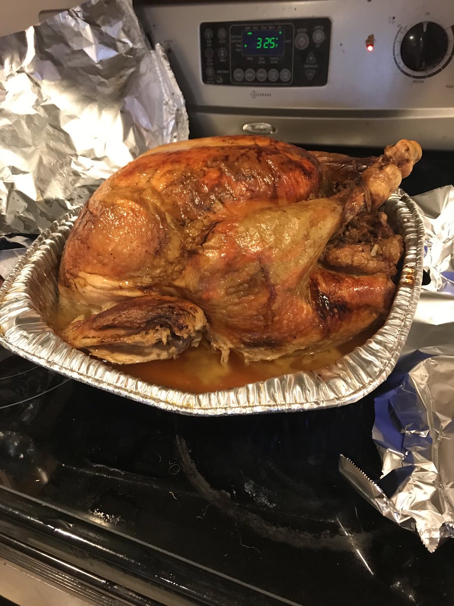 TriciaLCola's tweet photo. When your single brother is in charge of getting turkey for five people #Italianfamlove @SebastianComedy https://t.co/jn5UaeZEQv