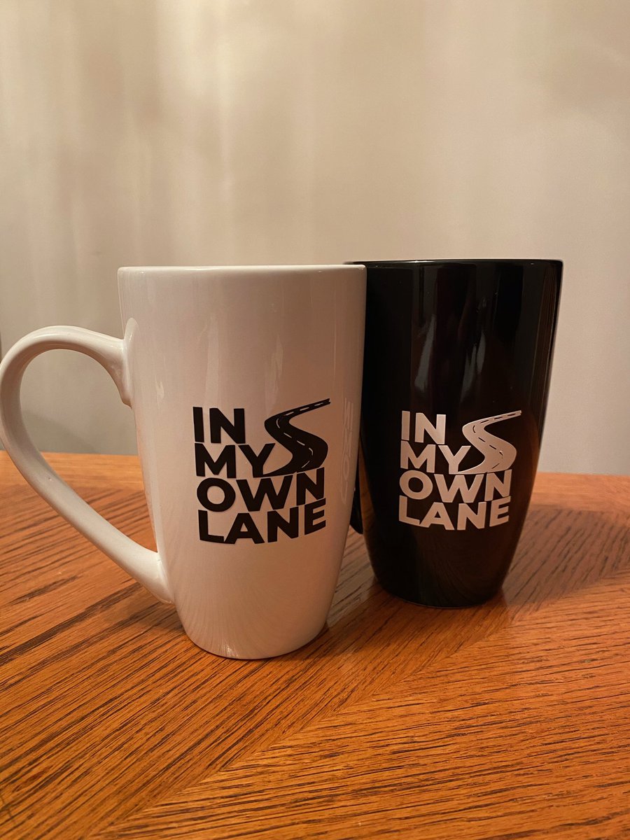 InMyOwnLaneClo1's tweet photo. Mugs - $5.
Water bottles - $10.
Bags - $10. https://t.co/goYzHXUdMT