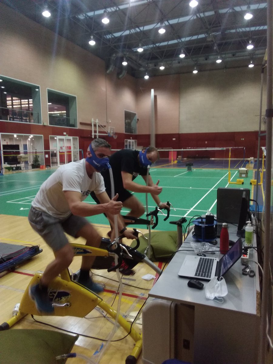 Hoy <a href="/athomsen84/">Anders Thomsen</a>  y yo hemos sufrido lo que <a href="/KGuillermin/">Guillermo_Sánchez</a> hace sufrir a nuestr@s chic@s.