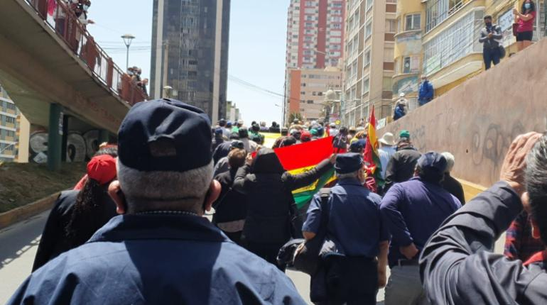 LosTiemposBol's tweet photo. Militares pasivos marchan contra el proceso a Cuéllar y el abuso a las FFAA: https://t.co/v8sw7TtmL7 https://t.co/GrHgyZTfjW