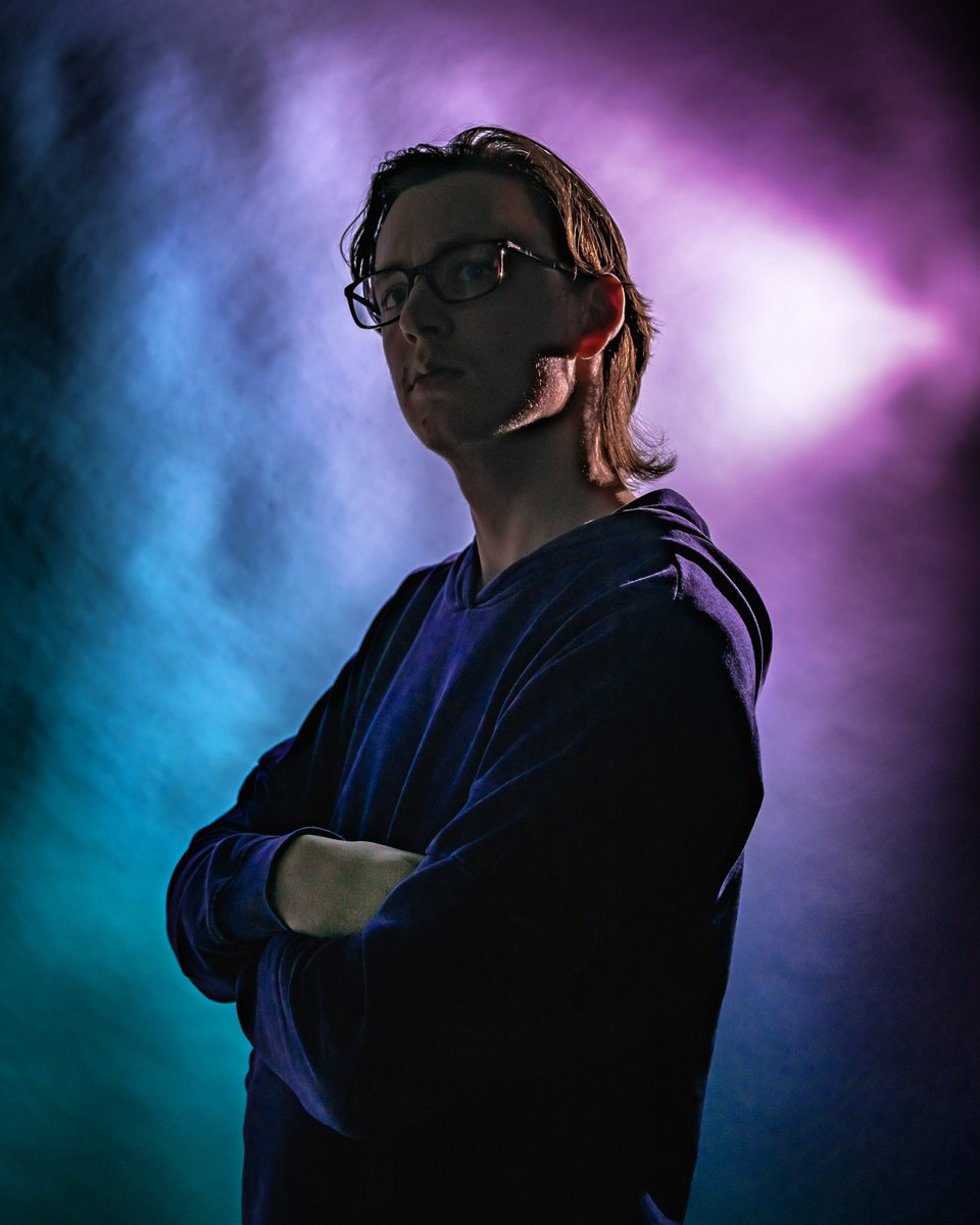 marvinpdon's tweet photo. DAY 146
"I bet you could sometimes find all the mysteries of the universe in someone's hand"
#portraitlovers #portrait_shooters #portraitvision_ #portraitsNL #selfportraitphotography #selfportrait_society #createforever #portraithut #universe https://t.co/vLhtzqsQYB