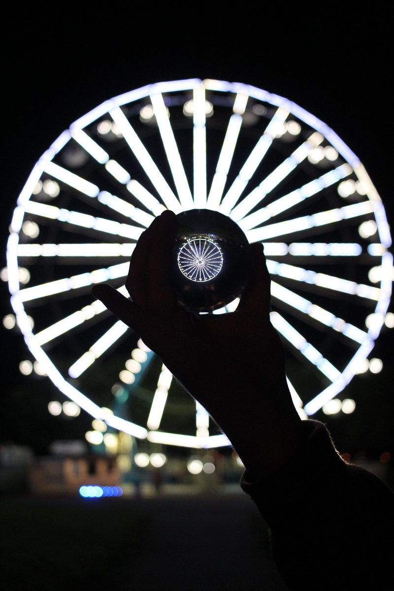 MediaYourWay's tweet photo. This ferris wheel has been in Limerick for months now, adding some beauty to the city as well as being a great subject for photos 🎡⁠
⁠
I think it would be the perfect permanent addition to the city. Who's with me? Let me know your thoughts below! 👇🏻

#photography #limerick https://t.co/IoCoxyi9KO