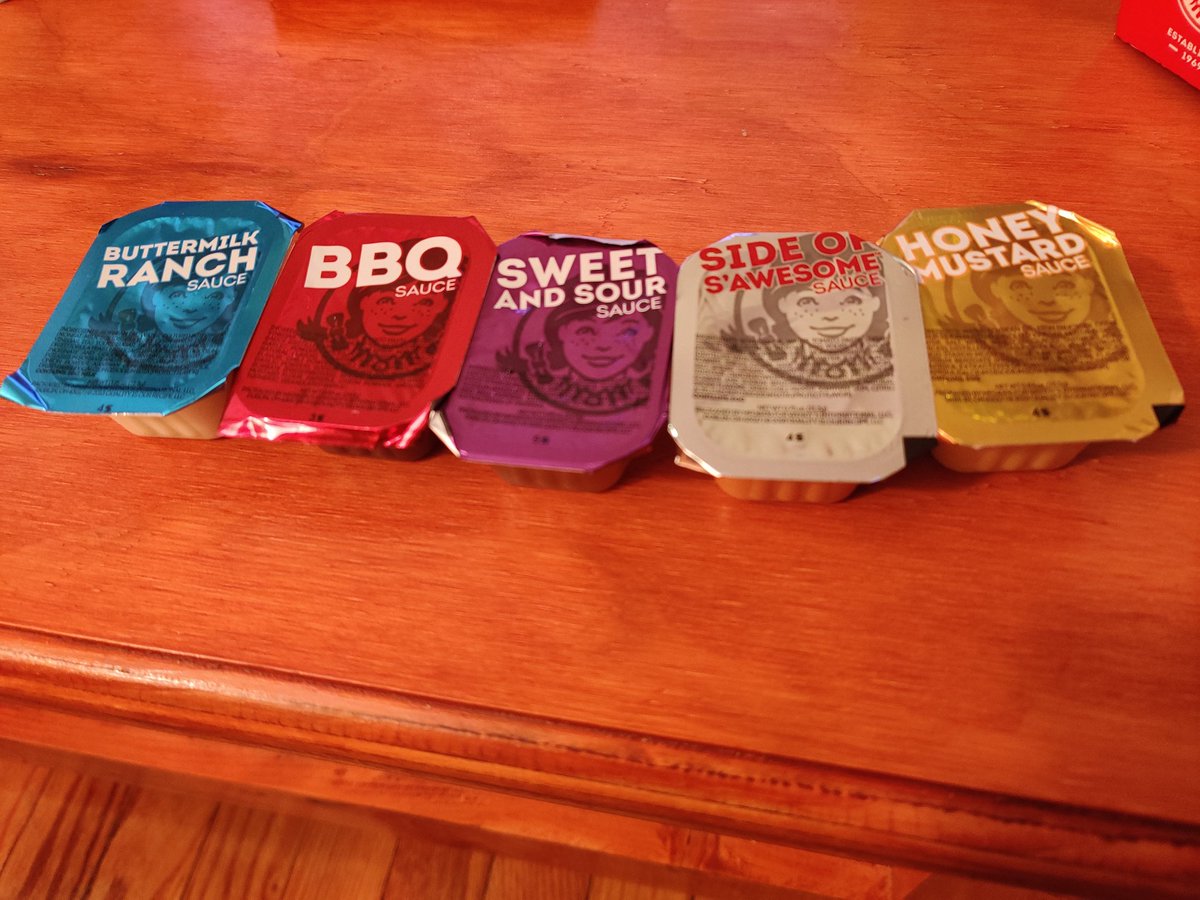 seancmck's tweet photo. I swear @Wendys has the best employees. I said surprised me with the sauce of his choice and I got FIVE. MATT FROM THE WENDY'S IN WEBSTER, MA I LOVE YOU. GIVE THIS DUDE A PROMOTION https://t.co/vlclw5qNkf
