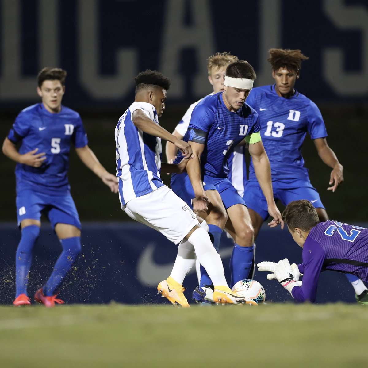 UKMensSoccer's tweet photo. #FallFeatureFriday: @Danevans00 

⚽️ 6 points
⚽️ 2 goals
⚽️ 2 assists (tied for most on team)
⚽️ 10 shots, 4 on goal (.400) https://t.co/0eGxJ6tAK1