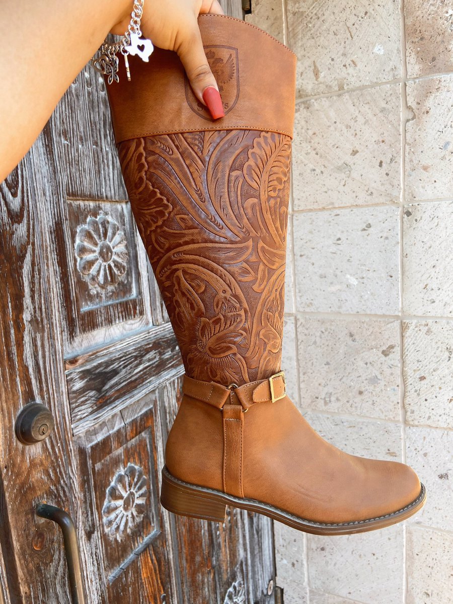 guaraxez's tweet photo. How cute are this boots? 😍 Gets yours now 25% off! 
https://t.co/D1EQFUvbmU https://t.co/83O9mf1a4T