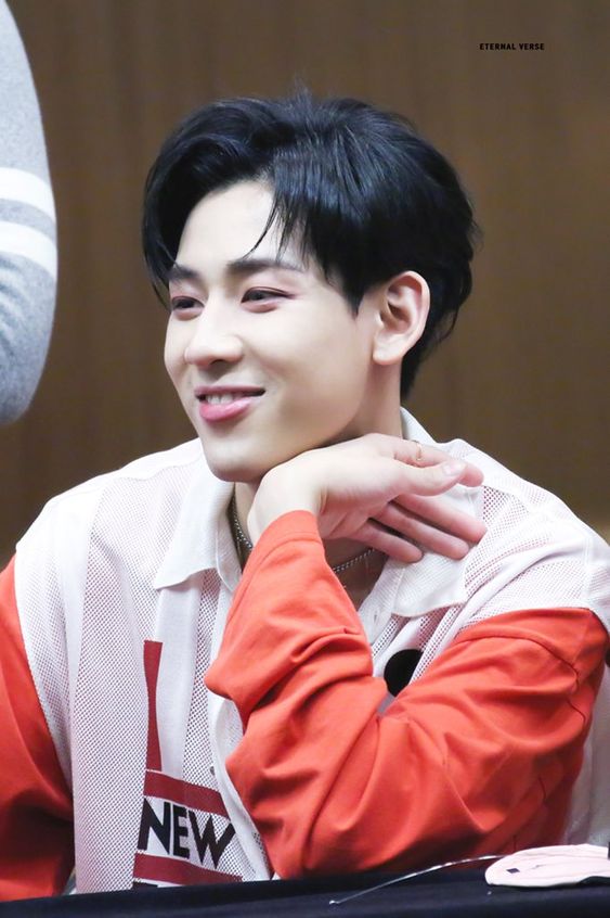 flyhigh_95's tweet photo. eye of the storm | #markbamau
it's been raining for weeks and Bambam wants to just get back to his dorm and dry off. But life causes him to bump into a mysterious stranger, who brings him along for an adventure.
https://t.co/Wrj4gqhGwZ
#markbam #got7au #markbamfiction #mtbb https://t.co/ZpOWAAm4tE