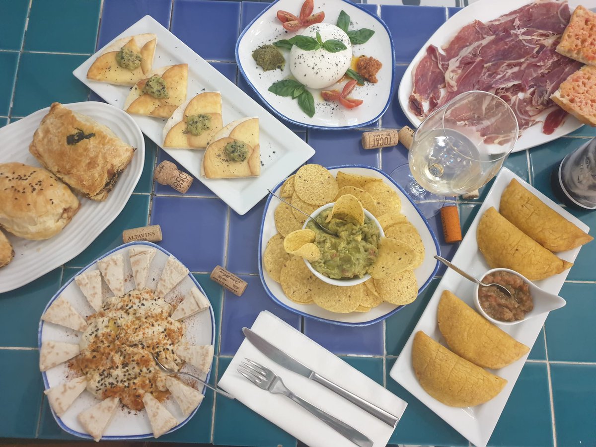 ¡Todos estos platillos ahora también en tu casa con Deliveroo! #delivery #deliveryfood #deliverywine