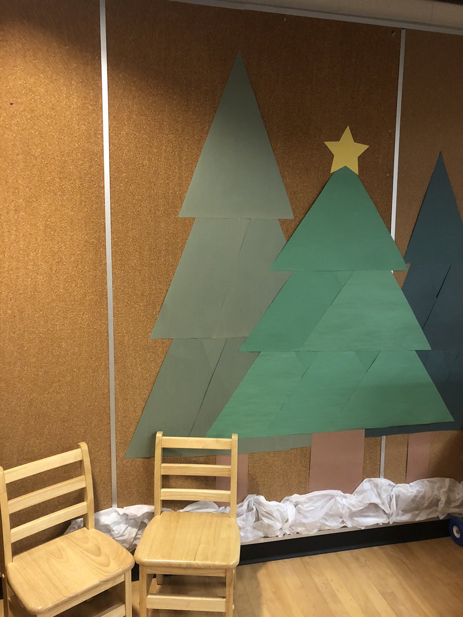 fdk122's tweet photo. It’s beginning to look a lot like Christmas in our classroom! Our kindergarten friends are VERY excited about the holiday season! https://t.co/rx2l1CgYPL