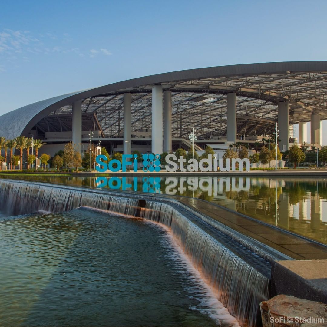 SheratonLAX's tweet photo. Be sure to check out @SoFiStadium during your next Los Angeles visit. The stadium is only a nine-minute drive from Sheraton Gateway LAX. 📸 : @sofistadium https://t.co/bLlUhszdPq