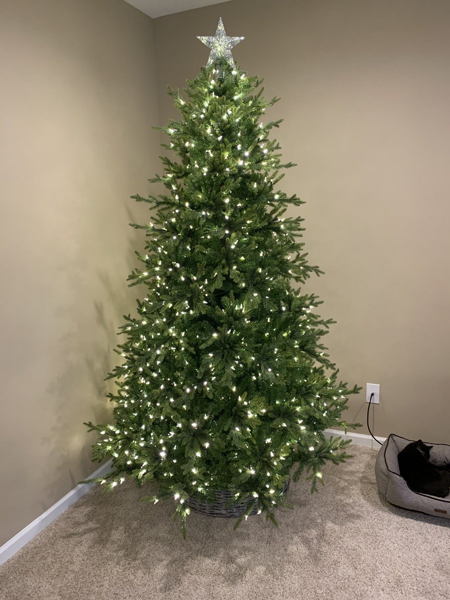 Did some decorating today, and house feels even more cozy than before 😍🥰