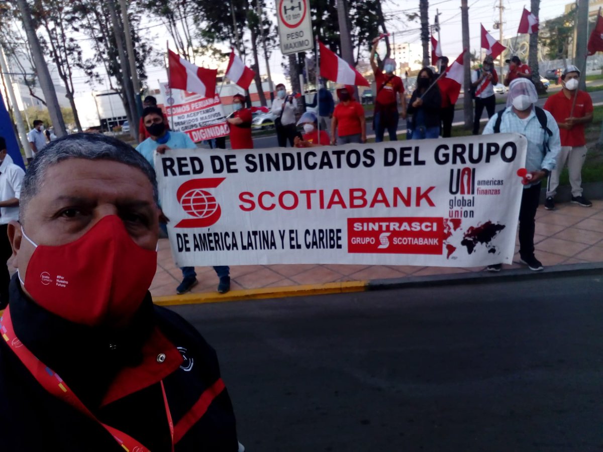 65Pedr0's tweet photo. PLANTÓN EN  LA TORRE SCOTIABANK LIMA-PERU
NUESTRA SOLIDARIDAD CON NUESTROS HERMANOS TRABAJADOR@S DEL SINDICATO DE LA FINANCIERA CREDISCOTIA. https://t.co/r2oeuvnKKT