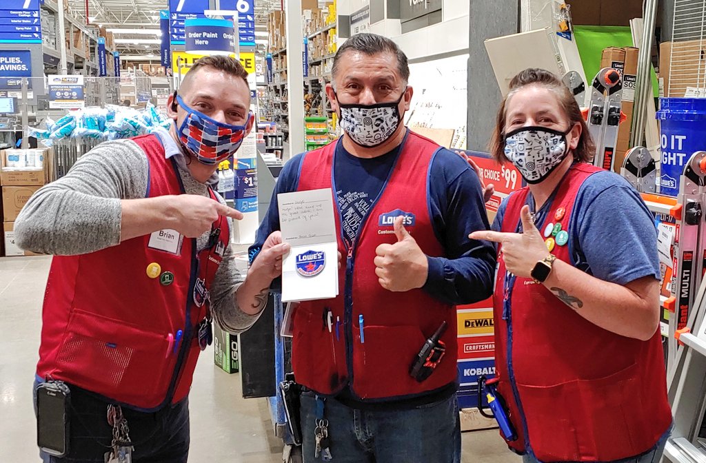 jeffrievega's tweet photo. Head Cashier Hugo got recognized by a customer for his patience and understanding and #servicestar by @bcscott33. #amazingteam #bestfrontend @Brooke_challa @moatsartt @T_Pregent @ChantillyLowes @shuell_bill @1290Lowes @BlueBoxR1 @BenitoKomadina @JoeMcFarland_ @LowesMedia https://t.co/ac2UwN93dW