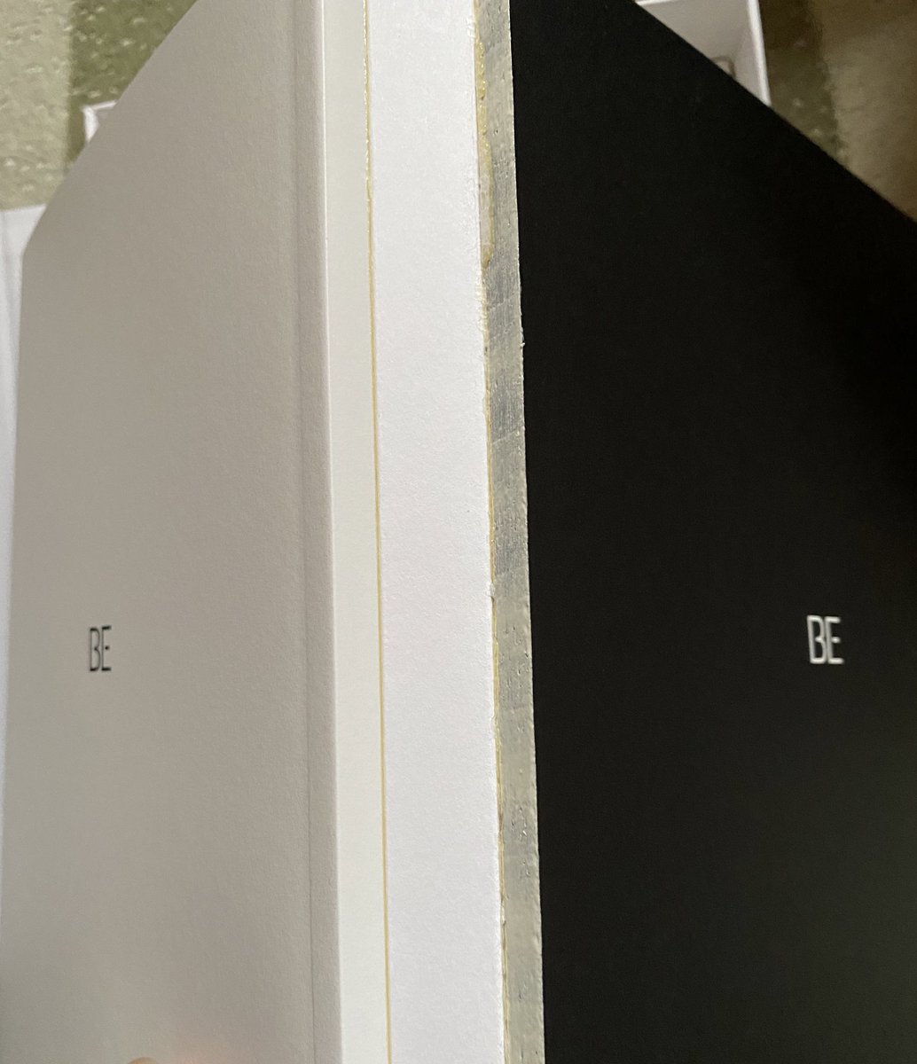 kimt_mi's tweet image. BEのフォトブックの真ん中の部分
これって不良品？？正常？？
どなたでもかまいません
届いた方教えてください！！！

#BTS_BE #BTS