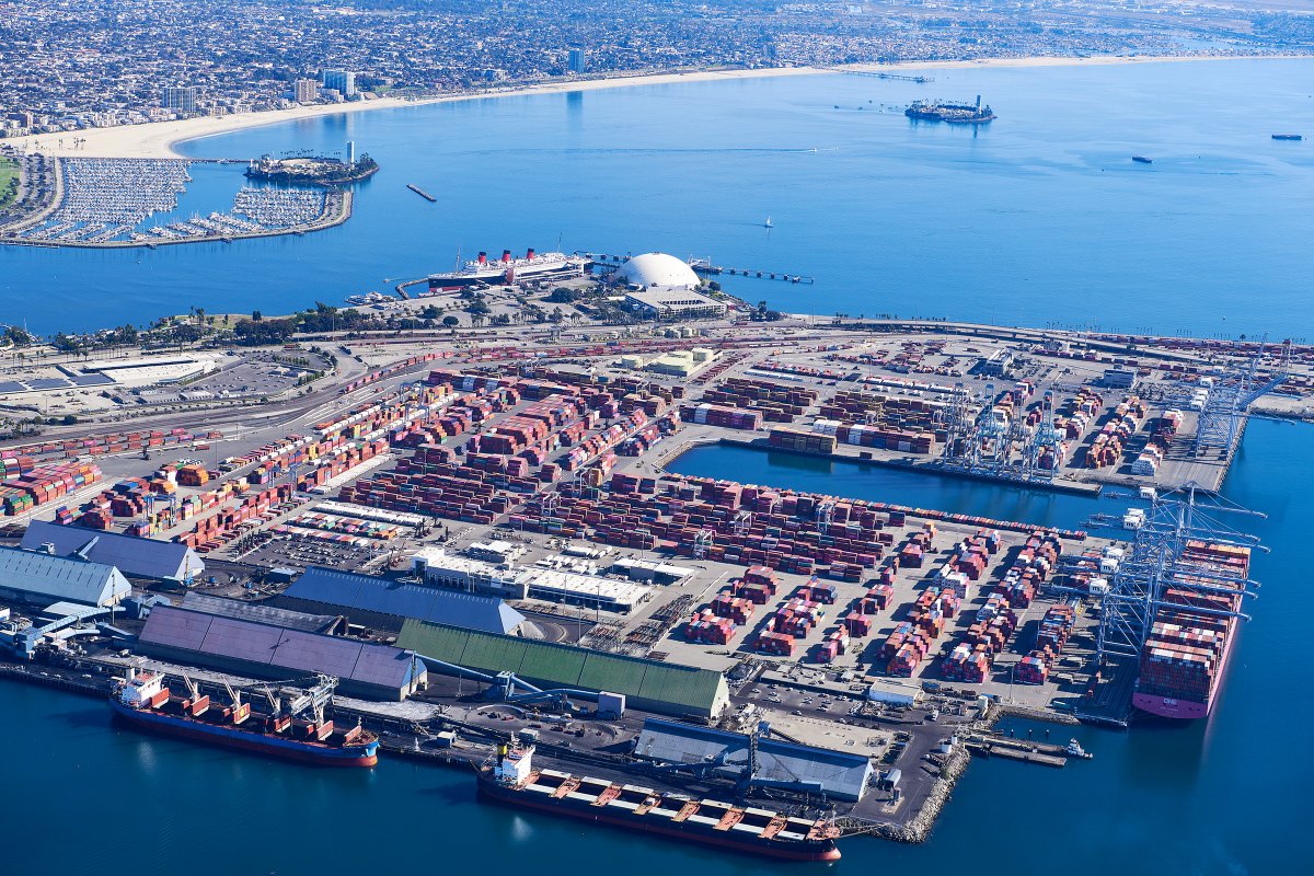 When #aerialmapping, sometimes we look out the window.  #PortOfLongBeach #RMSQueenMary #THUMSIsland #aerialphotography #nikonphotography  #LongBeach
