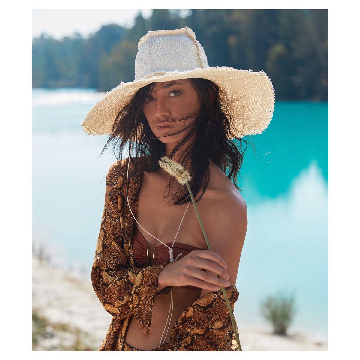 HatmakerAus's tweet photo. From our FOLDABLE PACKABLE TRAVEL HATS Series. Handmade to Order here in Australia in white, natural or tobacco https://t.co/TJVe6aFwEL