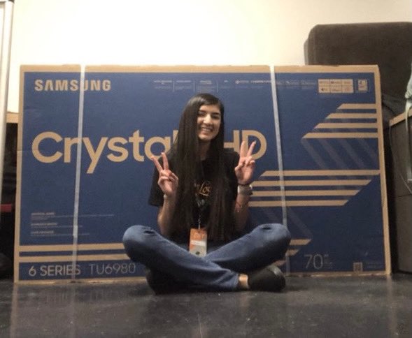 Our wonderful GM Meliza thinks she got this one in her hands! 👀🥴 70” Samsung TV, grand prize for our contest for most Add A Line sold! #XtremeWireless #BoostMobile #Samsung #GrandPrize <a href="/7thFlais/">Martin Flais</a> <a href="/dallascody/">Dallas Deason</a> <a href="/LM_Pigeon/">lm_Pigeon</a>