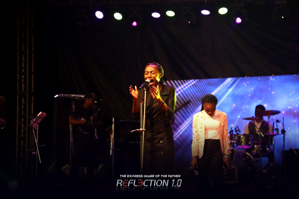 thereflectioni3's tweet photo. The fame, the clothes, the money, the certificates I lay it all day.
It is you or nothing Jesus.

@rebecca_ogolo

#Reflection1.0
#worshipconcert
#ETIOG 
#TheReflectionIbadan
#ReflectionConcertNow https://t.co/5F33UD7Yd8