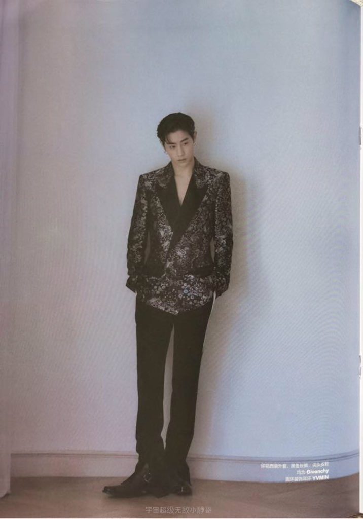 Thread of Mark in low cut/chest out shirts.  #GOT7    @GOT7Official