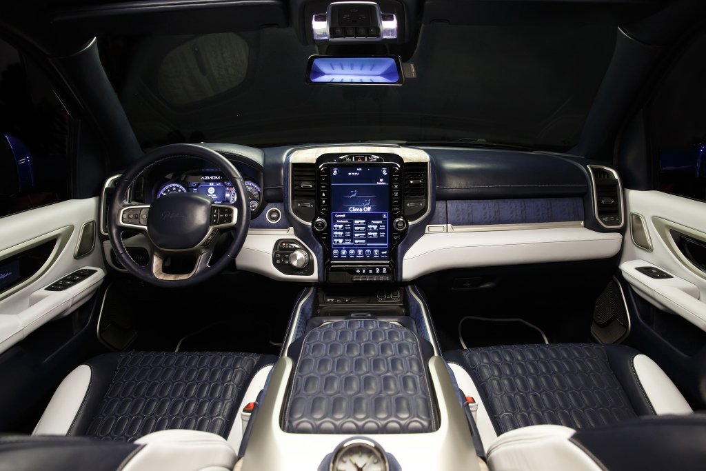 UltimativCars's tweet photo. My personal #favorite #car of for #Xmas:
the #Aznom #Palladium, which is available as of 2020 in 10 units only. https://t.co/LyG9ojej0t
